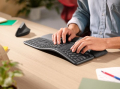 Tapez dans le confort avec Logitech ERGO K860 : l'allié ergonomique pour vos poignets !